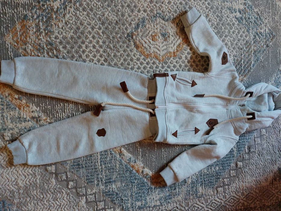 Спортивный костюм