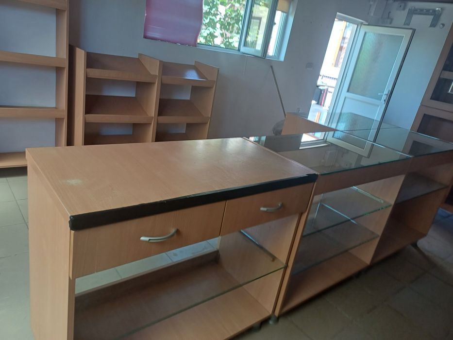 Mobilier pentru magazin