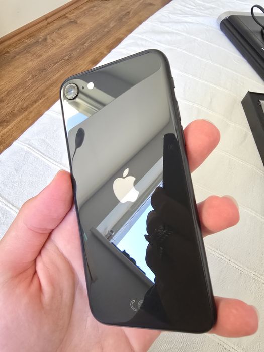 iphone se 2020 128 - Telefoane la preț mic | OLX.ro