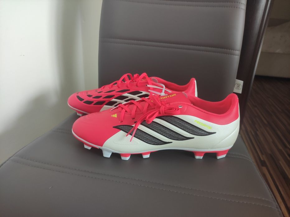 Ghete Adidas Predator noi marimea 43 1/3