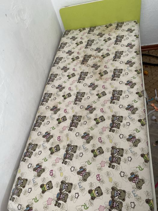 Шкаф с  кроватью