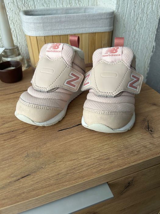 Детски боти за момиче New Balance