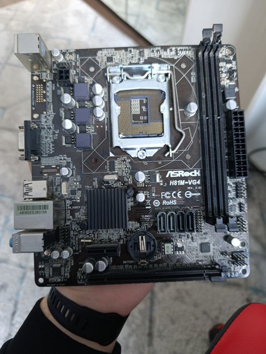 Материнская плата ASRock