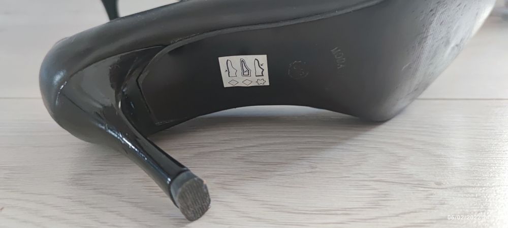 Pantofi de damă din piele (marimea 38)