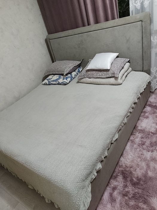 Продам двухспальную кровать 200×180