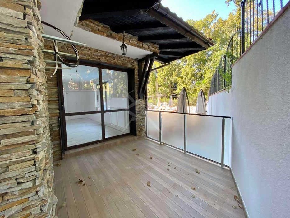 Продава се Тристаен апартамент в Приморско - 110 кв.м за 800 €/кв.м - Снимка #2