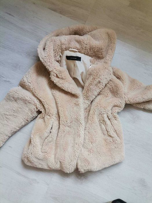 Уникално палто Зара