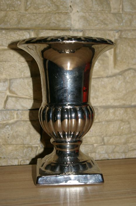 Vand vas,vaza stil medici,portelan argint coloidal