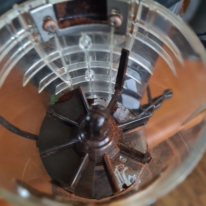 Професионална кафемелачка FRACINO