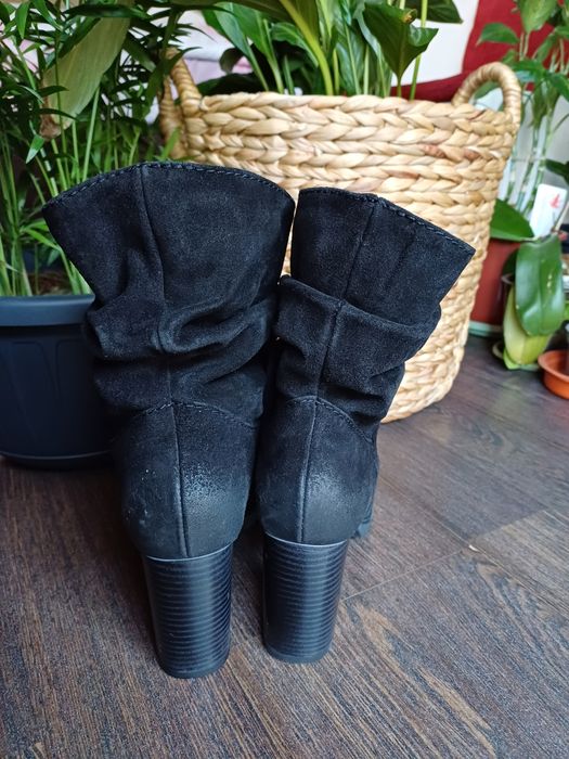 Ghete/ botine piele intoarsa