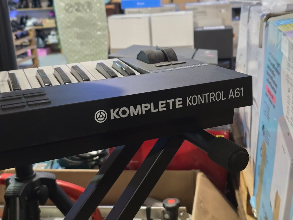Controler MIDI Komplete Kontrol A61