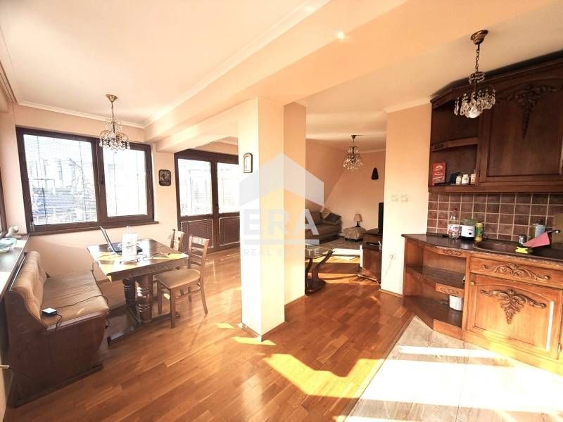 Дава се под наем Двустаен апартамент в Варна, Бриз - 80 кв.м за 498.27 € - Снимка #3