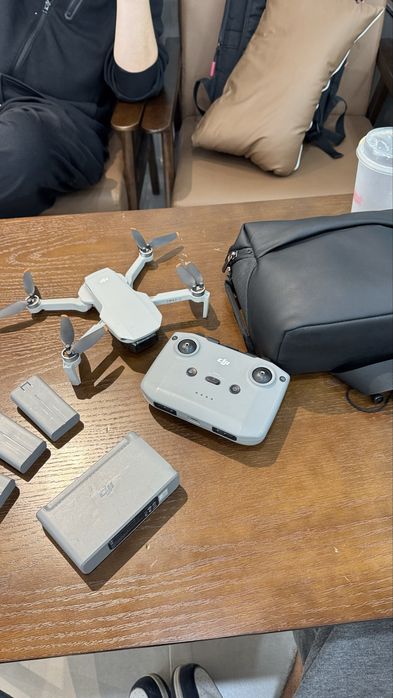 Dji Mini 2 SE Fly More Combo