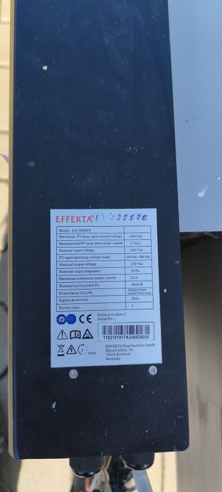 1 Invertor effekta +9 panouri solare +suporții