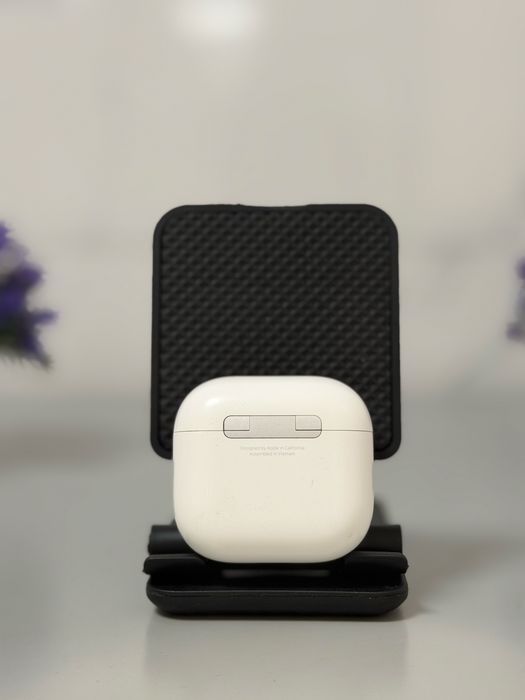 Наушники AirPods 4