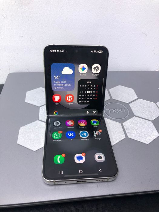 Samsung Galaxy Z flip 5 256gb