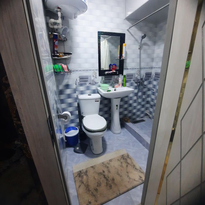 Uy sotiladi shahar markazida