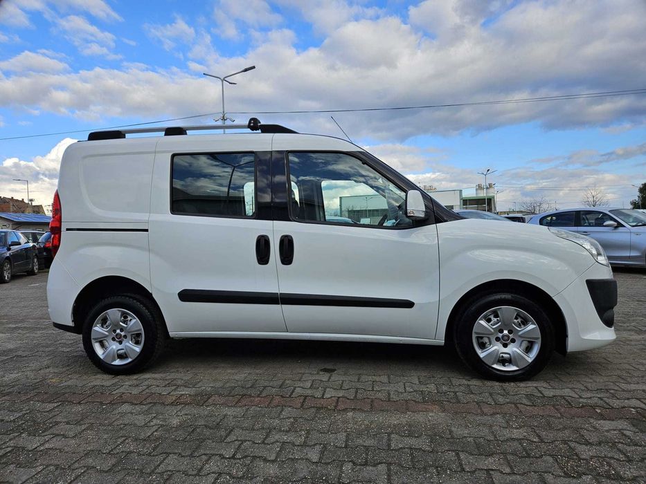 Fiat Doblo an 2013 Euro 5 1.6 Diesel 105 cai 5 locuri Autorism în acte Climă funcțională Încălzire în scaune Unic Proprietar Germania 2 chei etc;