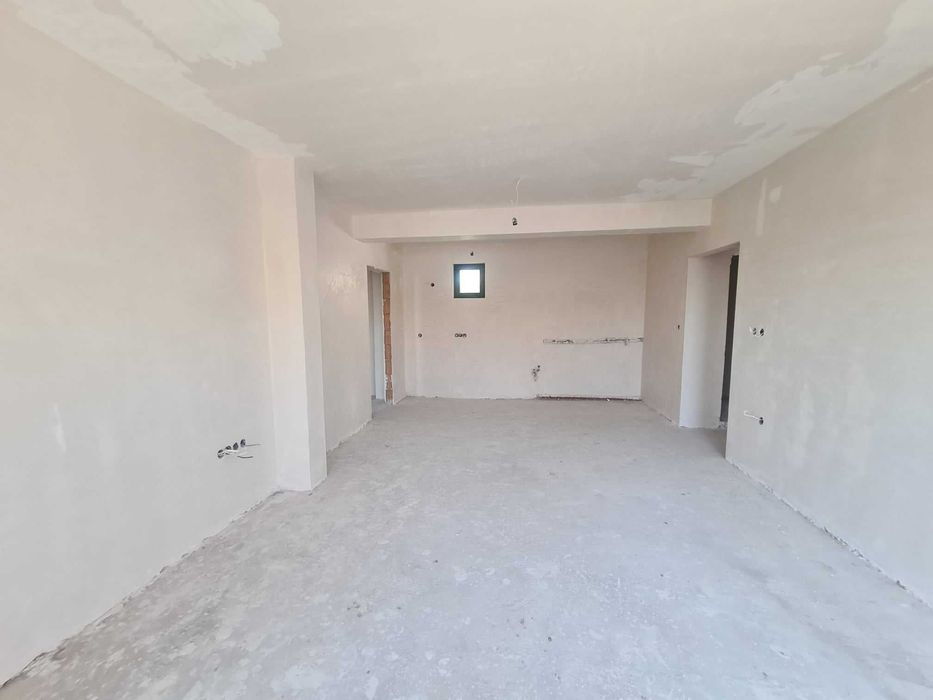 Продава се Тристаен апартамент в Хасково, Куба - 94 кв.м за 1321 €/кв.м - Снимка #1