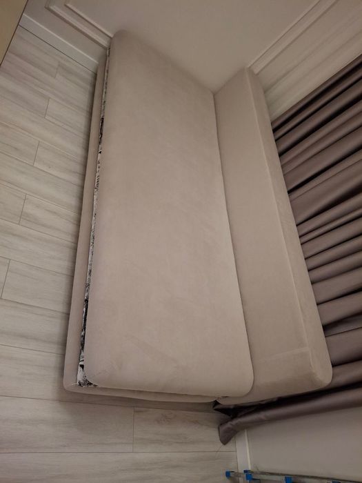 Раскладной диван с нишей для хранения