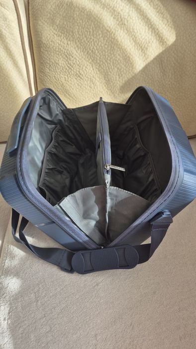 American Tourister beauty case
