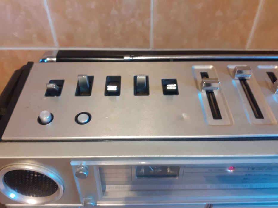 Radiocasetofon Boombox Conic Radio cu 6 benzi