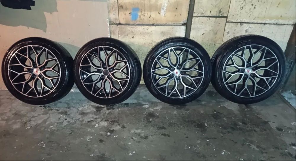 Продам 4 колеса в сборе 235/45/r18