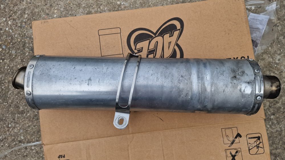 Vând toba moto LeoVince