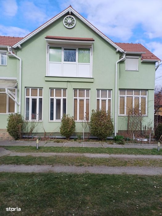 Casa cu mansarda in Ernei, situata intr-o zona linistita