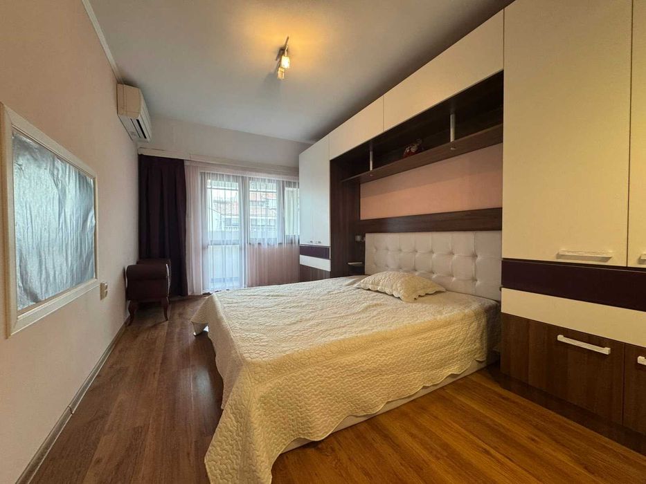 Продава се Тристаен апартамент в Бургас, Възраждане - 101 кв.м за 2278 €/кв.м - Снимка #10