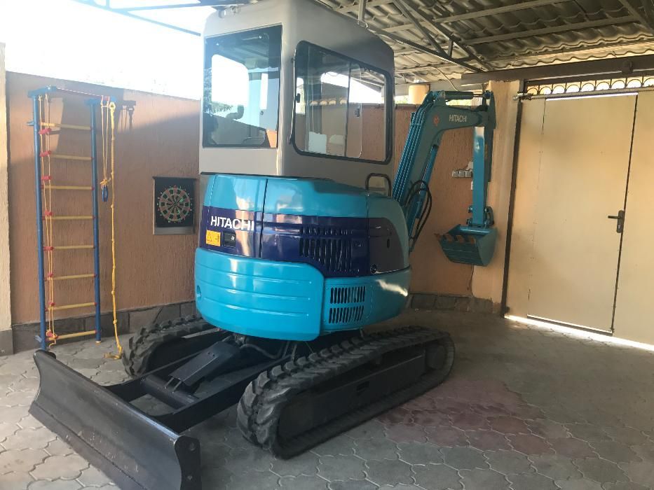 Услуги мини экскаватор .. экскаватор .. трактор ..HITACHI EX30UR-2