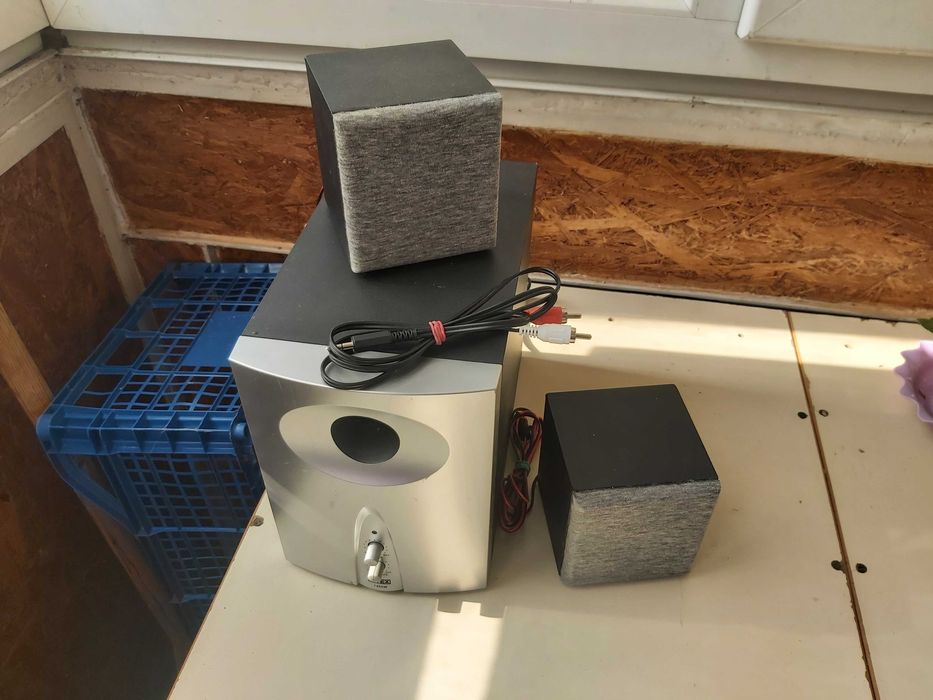 Set complet - Sistem de Boxe 2.1 Intex, Subwoofer + 2 Sateliți