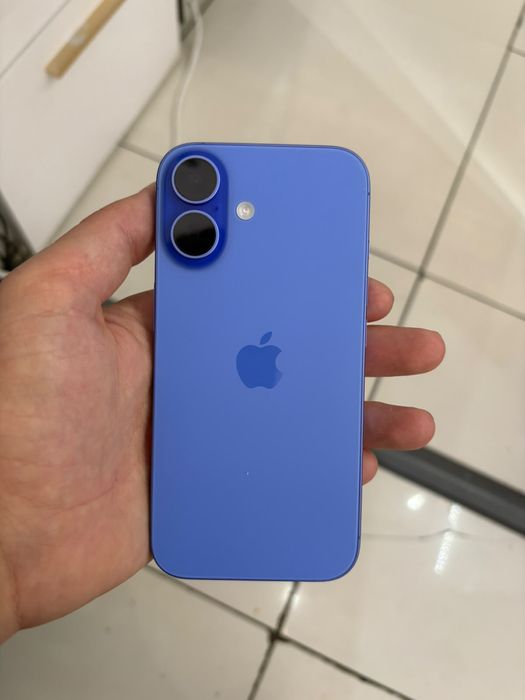 Продам Iphone 16
