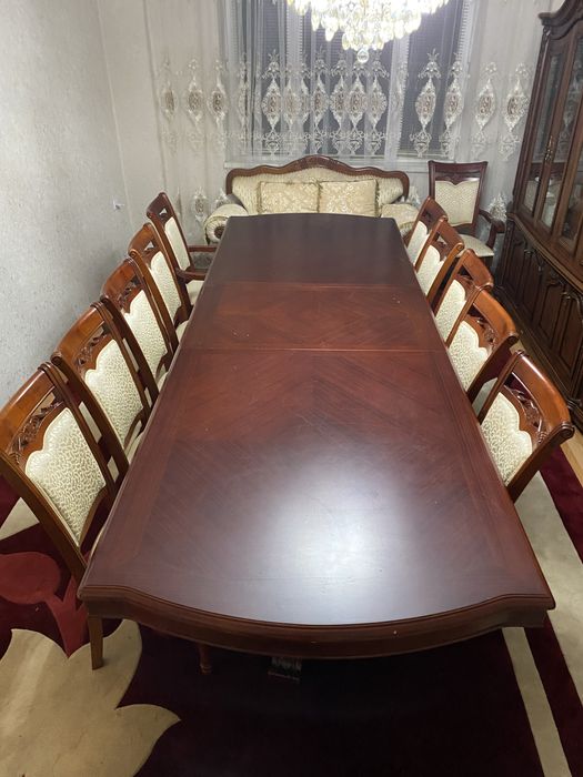 Продам стол из красного дерева!!!