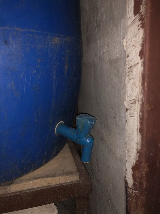 Буре 100 литра с метална канелка, бидони 500л с канелка и по малки