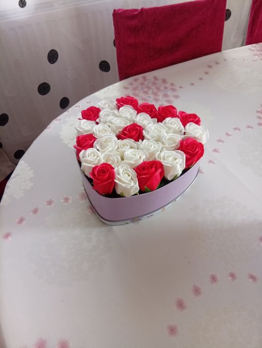 Lumânări de cununie și botez și aranjamente din flori de săpun