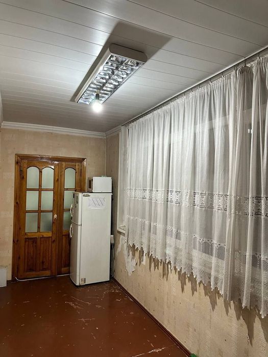 Tinchlik metro oldida bollaga sheriklika beriladi 1 ta bola kk