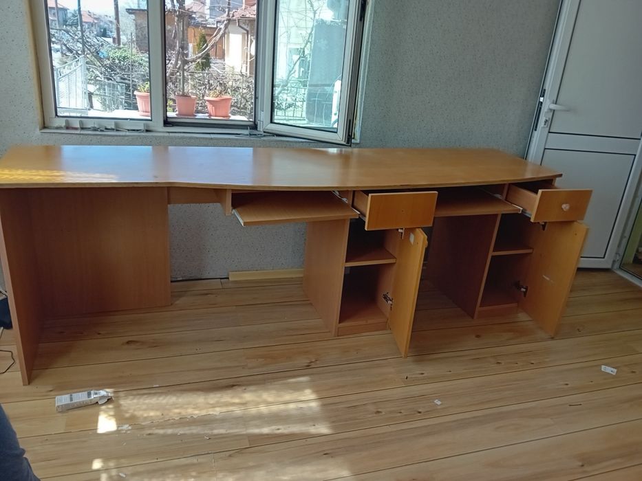 Бюро за двама / Двойно бюро