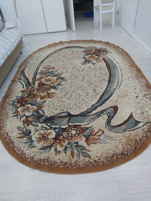 Продам овальный ковёр 2×3