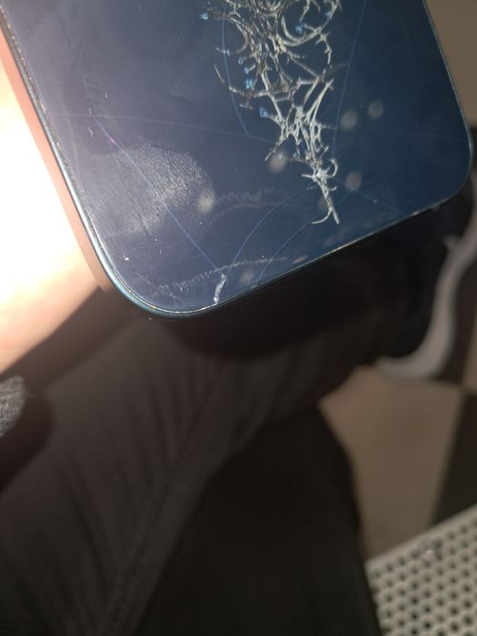 Айфон 13 хорошем состояние