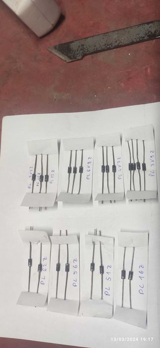 Componente electronice, tiristori și diode.