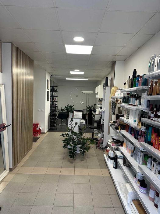 Дава се под наем Магазин в Казанлък - 65 кв.м за 448.8 € - Снимка #3