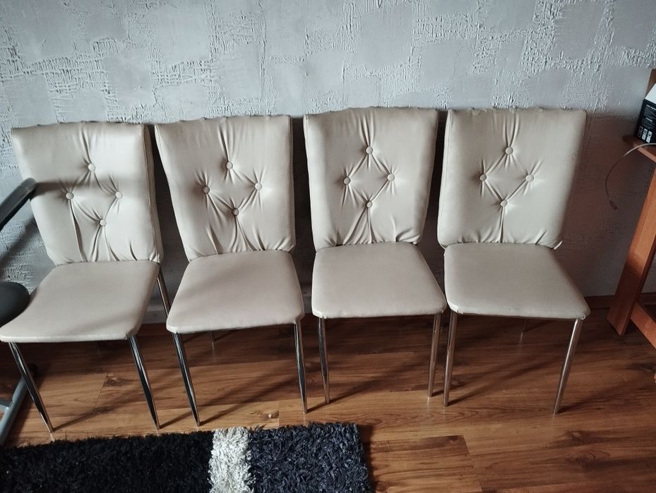 Продаются стулья кухонные.