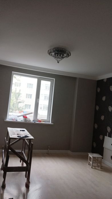 поклейка обоев. Покраска стен