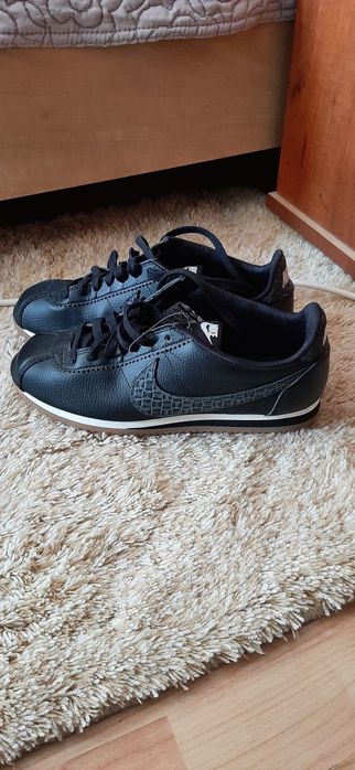 Adidasi nike barbari originali piele naturala NOI marime 41 26,5cm