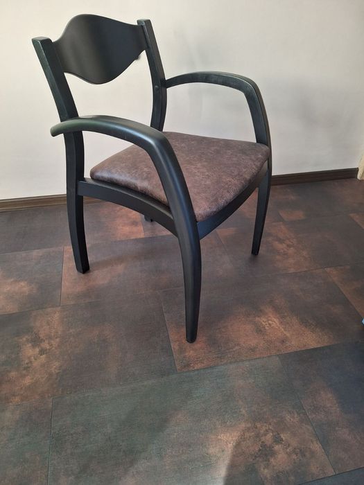 Трапезен стол от масивно дърво -2 бр