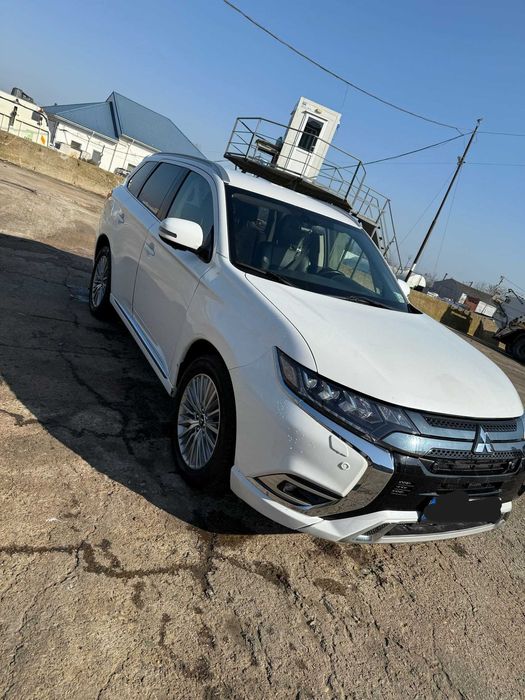 Mithubishi Outlander PHEV