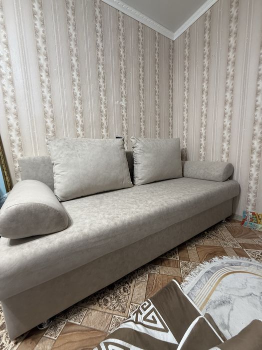 продам диван почти новая