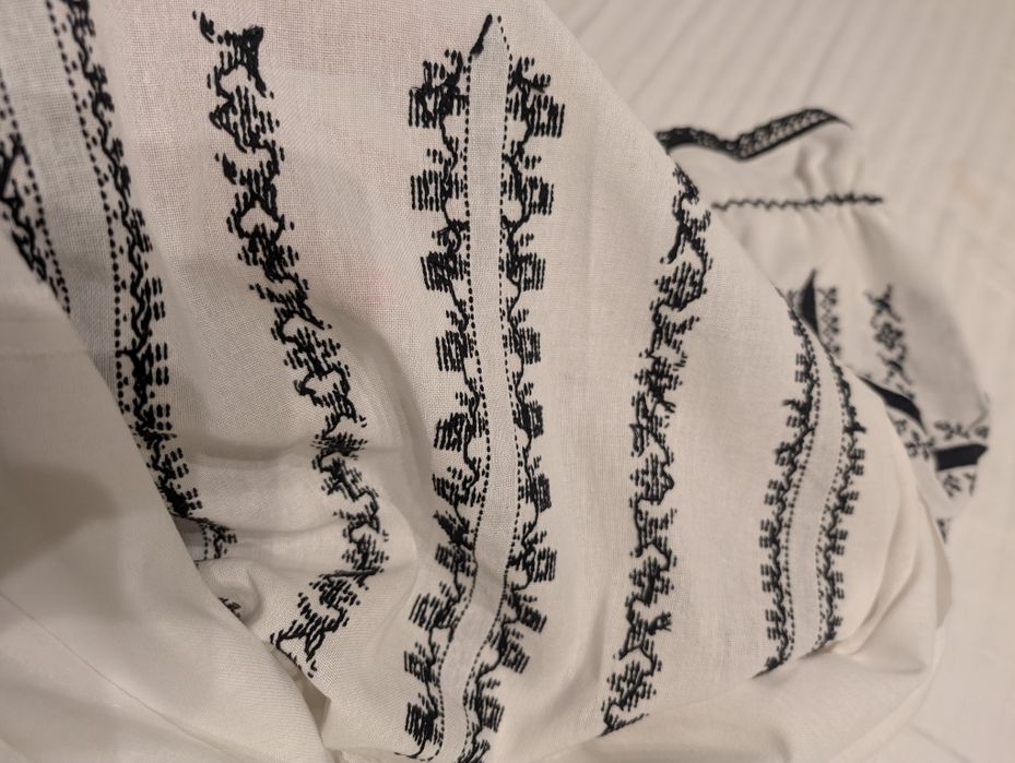 Ie traditionala romaneasca zona Ardeal cusuta manual