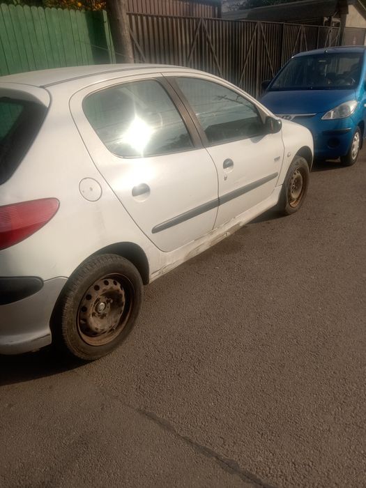 Vând Peugeot 206 pt programul rabla sau pt piese sau reparat